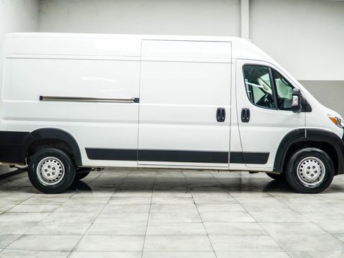 Used 2024 RAM ProMaster 2500 w/ Convenience Group FWD image 6