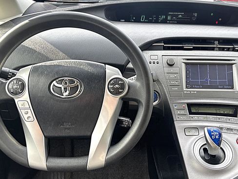 Used 2013 Toyota Prius Three image 10