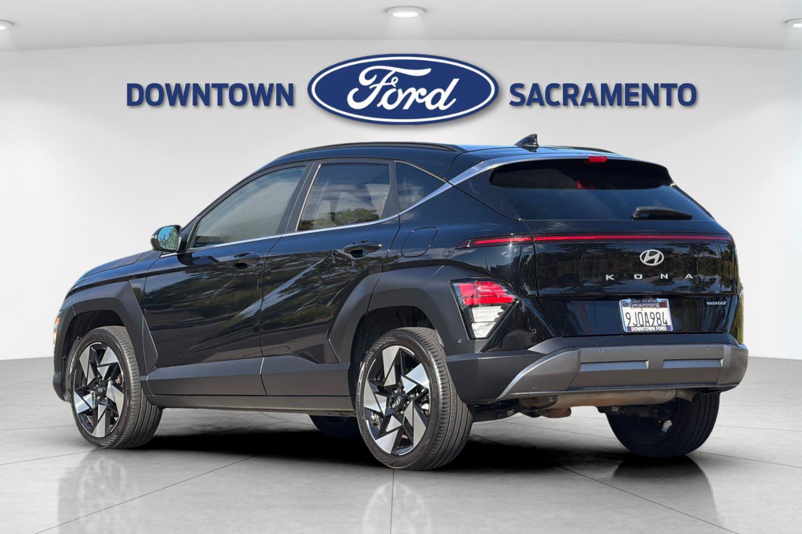 Used 2024 Hyundai Kona Limited AWD/4WD image 5