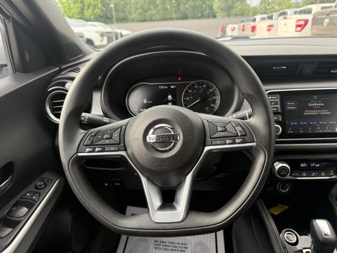 Used 2020 Nissan Kicks SV FWD image 22