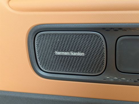 New 2025 Volkswagen ID. Buzz Pro S Plus image 28