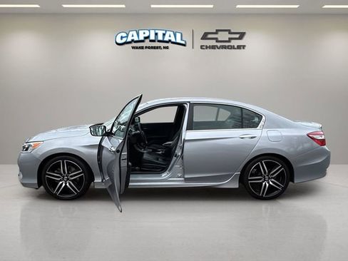 Used 2017 Honda Accord Sport Special Edition image 13