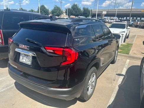 Used 2019 GMC Terrain SLE w/ Driver Convenience Package FWD image 3