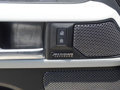 Used 2023 Land Rover Defender 110 X-Dynamic SE AWD/4WD image 22