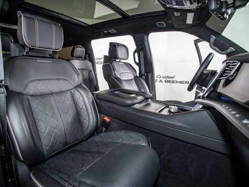 Used 2023 Jeep Grand Wagoneer Series III w/ Rear Seat Video Group 1 image 17