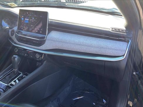 Used 2023 Jeep Compass Latitude AWD/4WD image 16