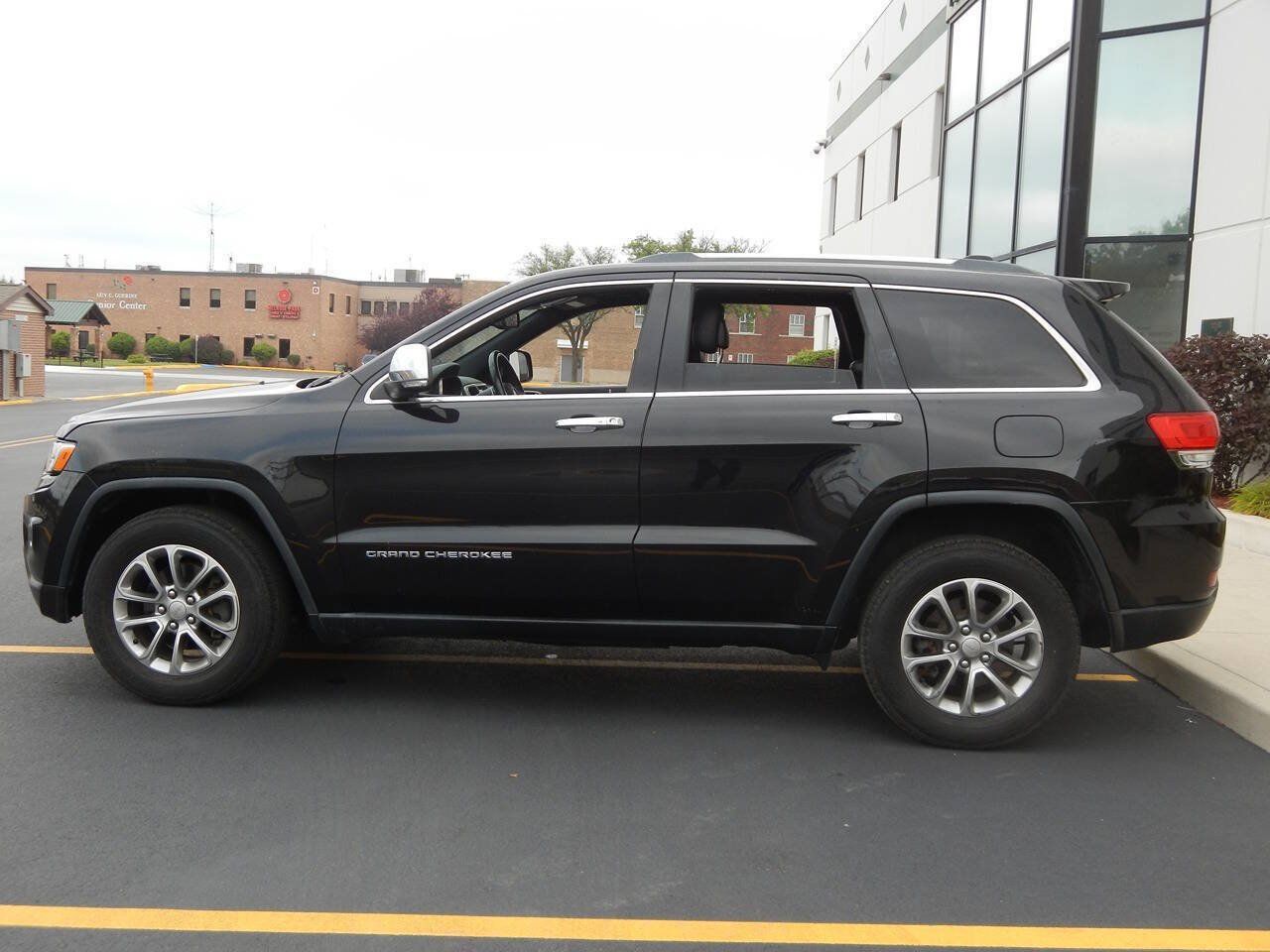 Used 2015 Jeep Grand Cherokee Limited w/ Luxury Group II AWD/4WD image 12