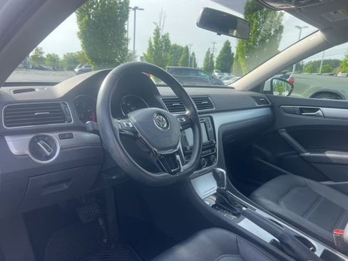 Used 2019 Volkswagen Passat 2.0T Wolfsburg w/ Wheels & Sunroof Package image 12
