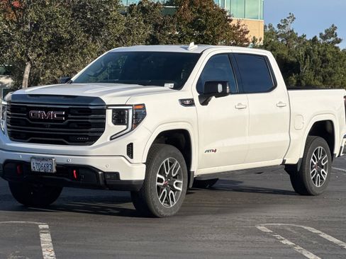 Used 2022 GMC Sierra 1500 AT4 w/ AT4 Premium Package image 8
