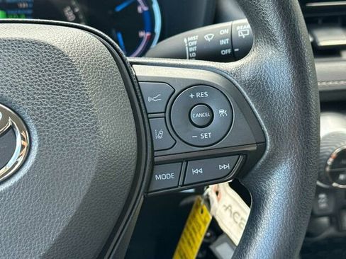 Used 2024 Toyota RAV4 LE image 28