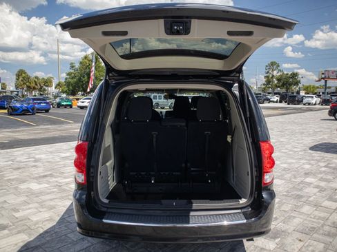 Used 2019 Dodge Grand Caravan SE w/ UConnect Hands-Free Group FWD image 7
