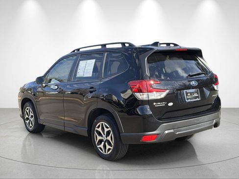 Used 2022 Subaru Forester Premium AWD/4WD image 3
