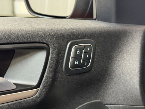 Used 2022 Ford Escape SEL w/ Technology Package image 9