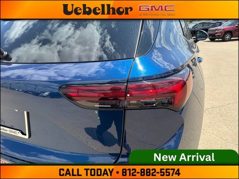 Used 2023 Buick Envision Preferred FWD image 8