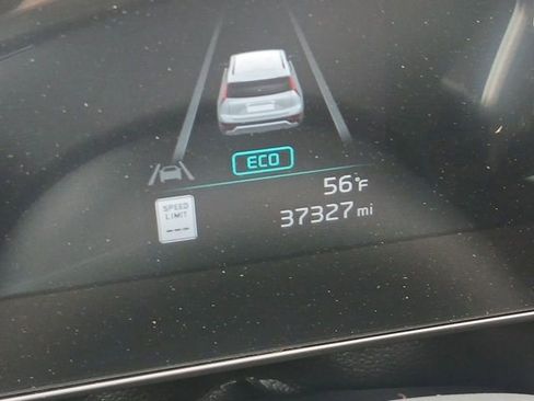 Certified 2023 Kia Niro SX Touring image 15