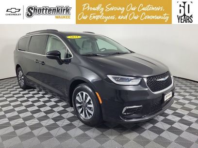 Used 2021 Chrysler Pacifica Touring w/ Cold Weather Group