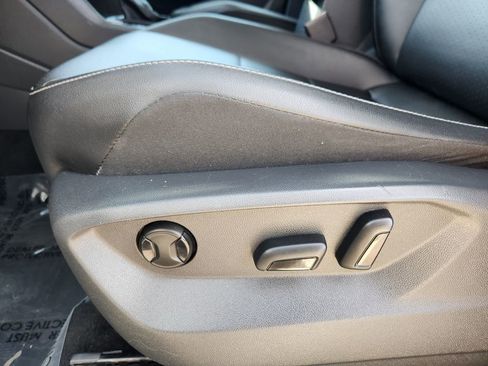 Used 2018 Volkswagen Tiguan SE w/ Panoramic Sunroof Package image 13