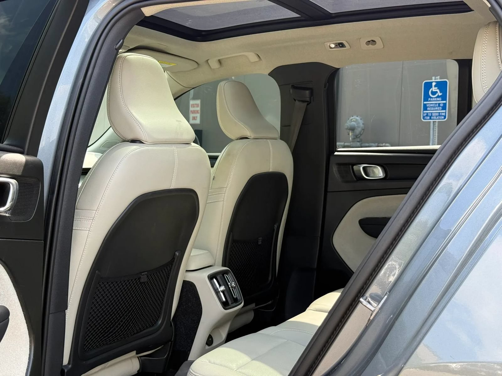 Used 2019 Volvo XC40 T5 Momentum AWD/4WD image 11