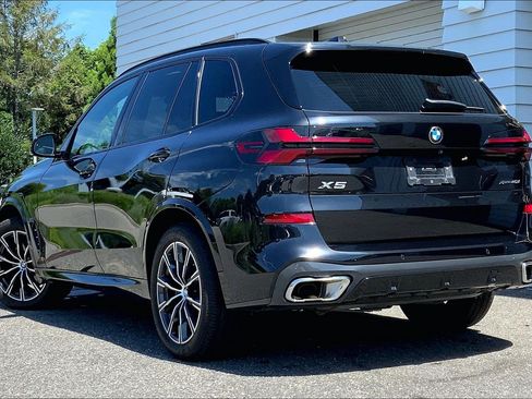Used 2024 BMW X5 xDrive40i w/ M Sport Package AWD/4WD image 2
