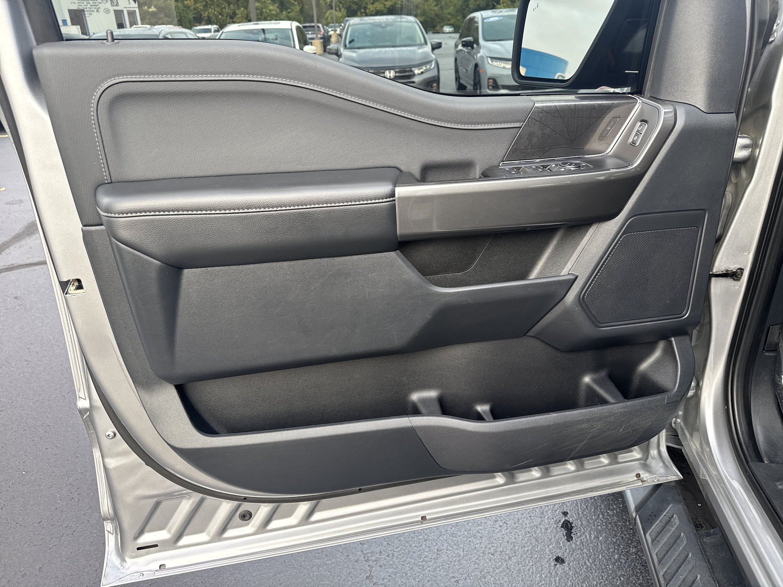 Used 2022 Ford F150 XLT w/ Equipment Group 302A High AWD/4WD image 4