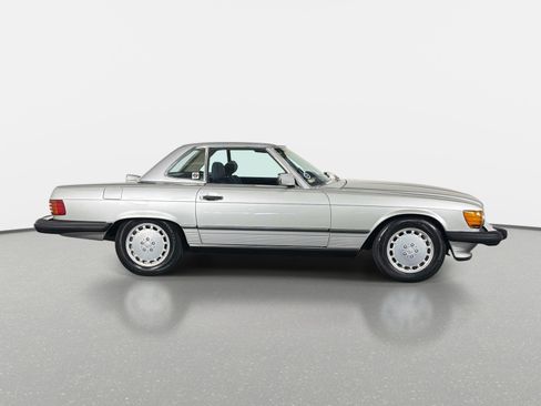 Used 1987 Mercedes-Benz 560 SL image 2
