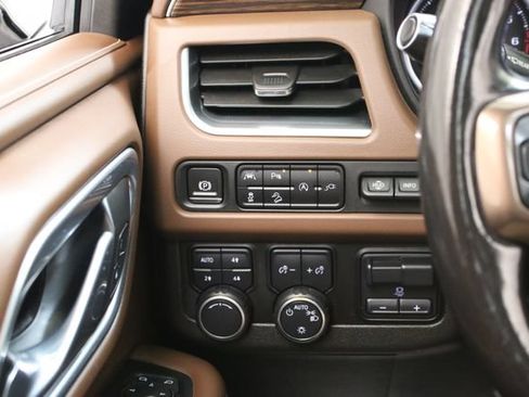 Used 2021 Chevrolet Tahoe High Country w/ Premium Package AWD/4WD image 16