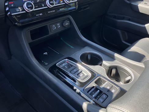 Certified 2025 Honda Pilot Touring image 29