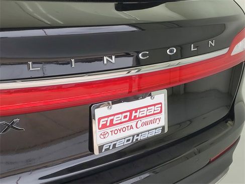 Used 2017 Lincoln MKX Black Label w/ Driver Assistance Package image 9