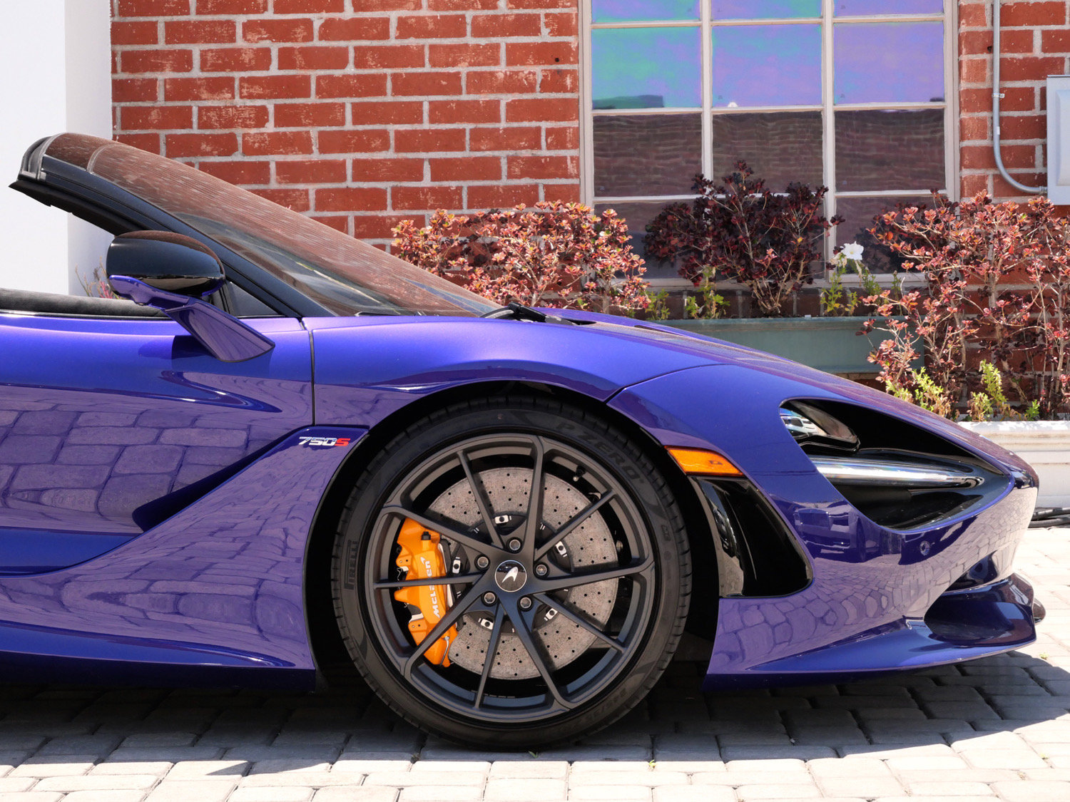 Used 2024 McLaren 750S Spider RWD image 26