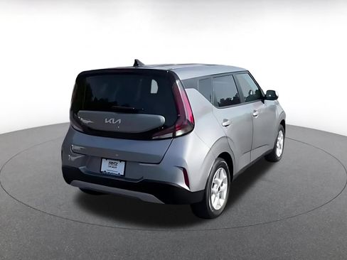 Used 2025 Kia Soul LX w/ LX Technology Package FWD image 14