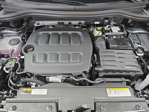 New 2026 Volkswagen Tiguan SE FWD image 31