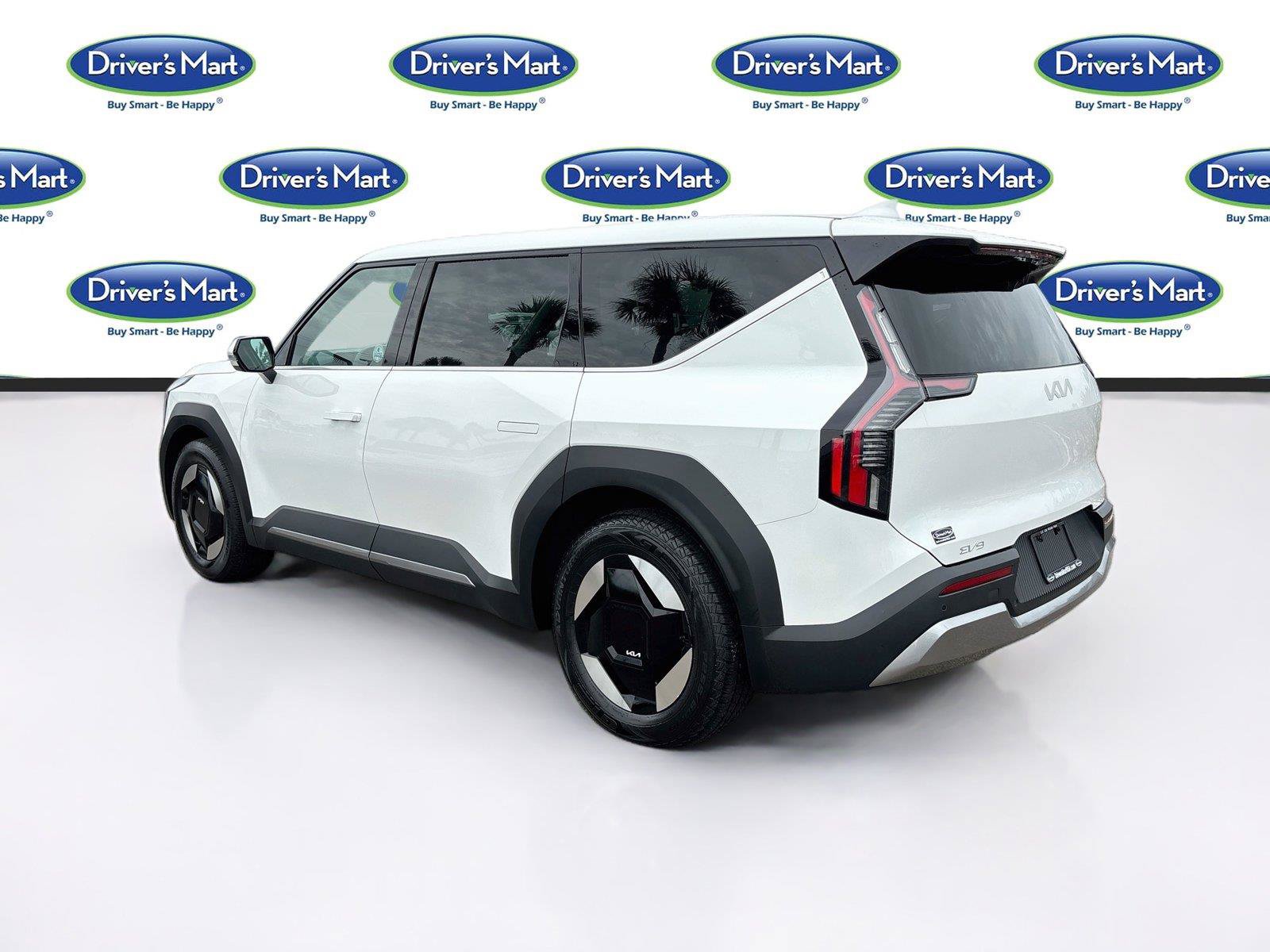 Used 2024 Kia EV9 Light Long Range RWD image 5