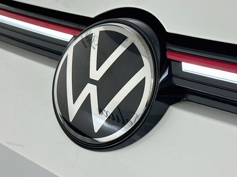 Used 2024 Volkswagen GTI SE FWD image 34