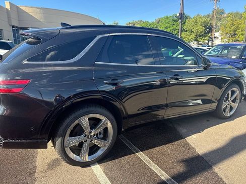 Used 2022 Genesis GV70 3.5T Sport w/ Sport Prestige Package AWD/4WD image 7