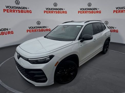 New 2026 Volkswagen Tiguan SE R-Line FWD image 1