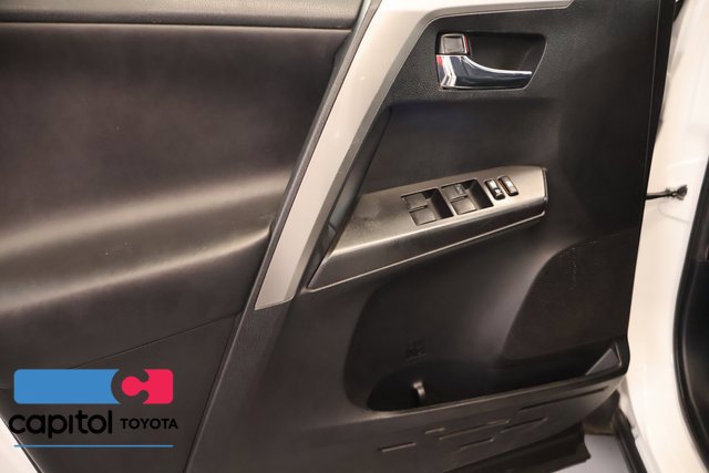 Used 2016 Toyota RAV4 XLE AWD/4WD image 9