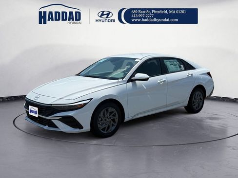 New 2026 Hyundai Elantra Hybrid FWD image 1
