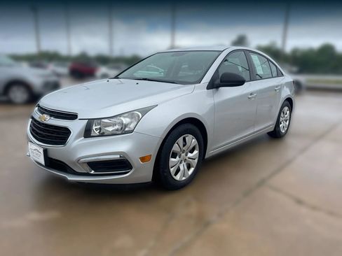 Used 2016 Chevrolet Cruze LS FWD image 3