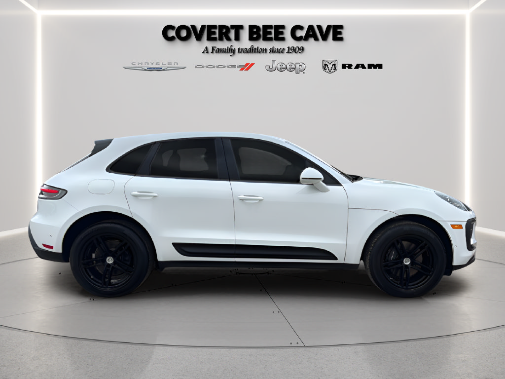 Used 2024 Porsche Macan w/ Premium Plus Package AWD/4WD image 8