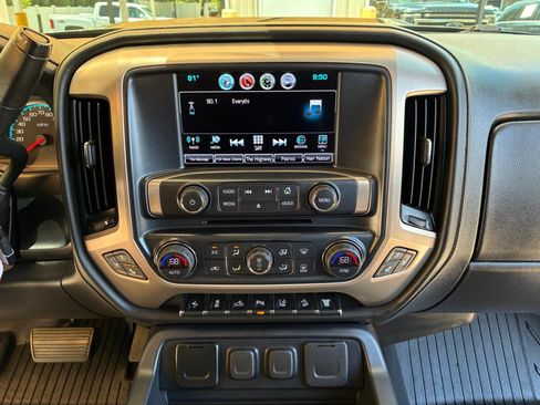 Used 2018 GMC Sierra 2500 Denali w/ Duramax Plus Package AWD/4WD image 18