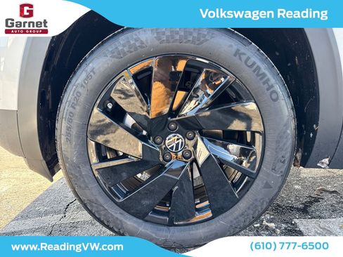 New 2026 Volkswagen Atlas SE image 9