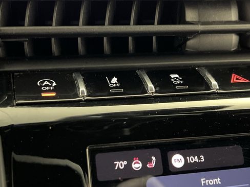 Used 2023 Jeep Grand Cherokee L Laredo image 33