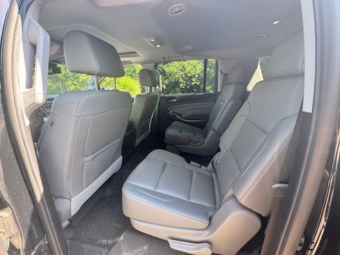 Used 2020 Chevrolet Suburban LT w/ Luxury Package AWD/4WD image 11