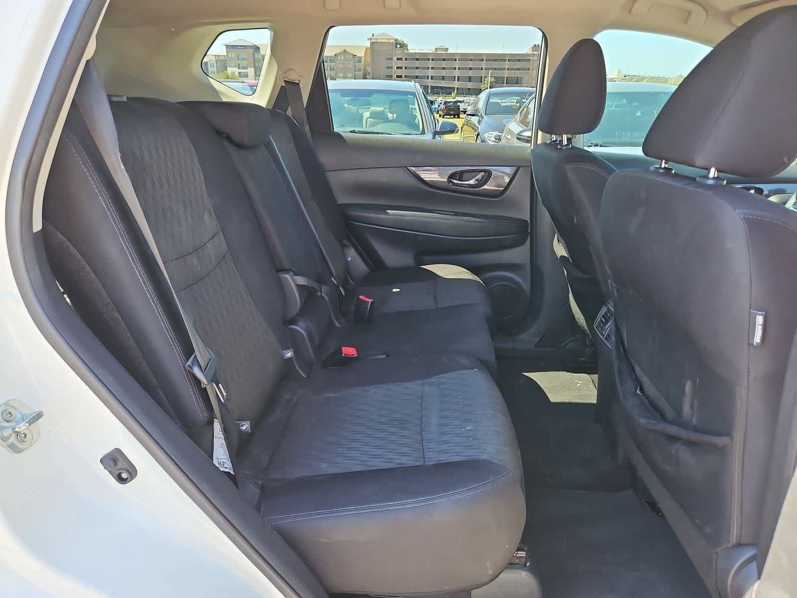 Used 2018 Nissan Rogue SV FWD image 19
