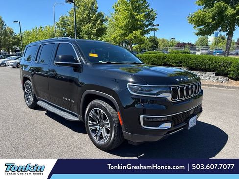 Used 2022 Jeep Wagoneer Series III w/ Rear Seat Entertainment Group AWD/4WD image 1