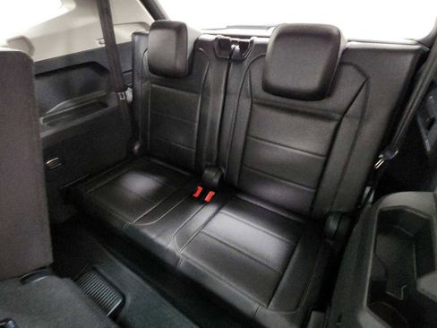 Used 2019 Volkswagen Tiguan SE image 25