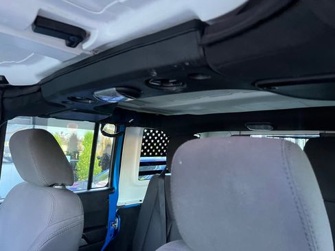 Used 2016 Jeep Wrangler Unlimited Sport w/ Connectivity Group AWD/4WD image 25