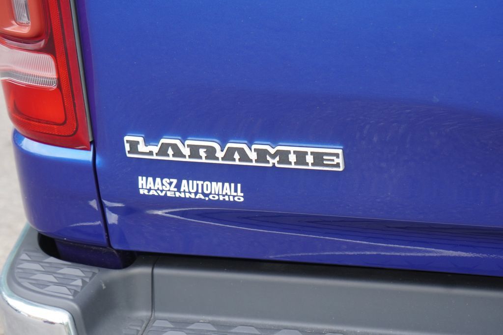 Used 2019 RAM 1500 Laramie AWD/4WD image 7