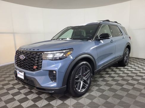 New 2026 Ford Explorer ST AWD/4WD image 3