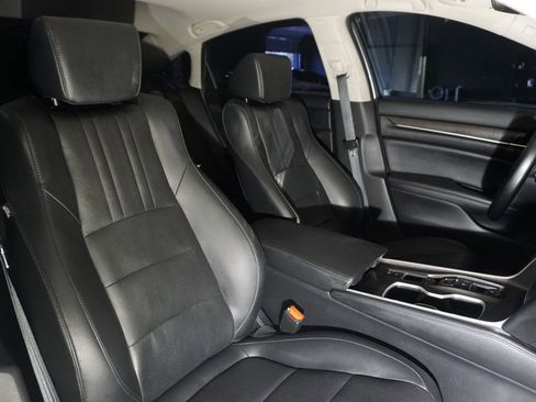 Used 2021 Honda Accord Touring image 15